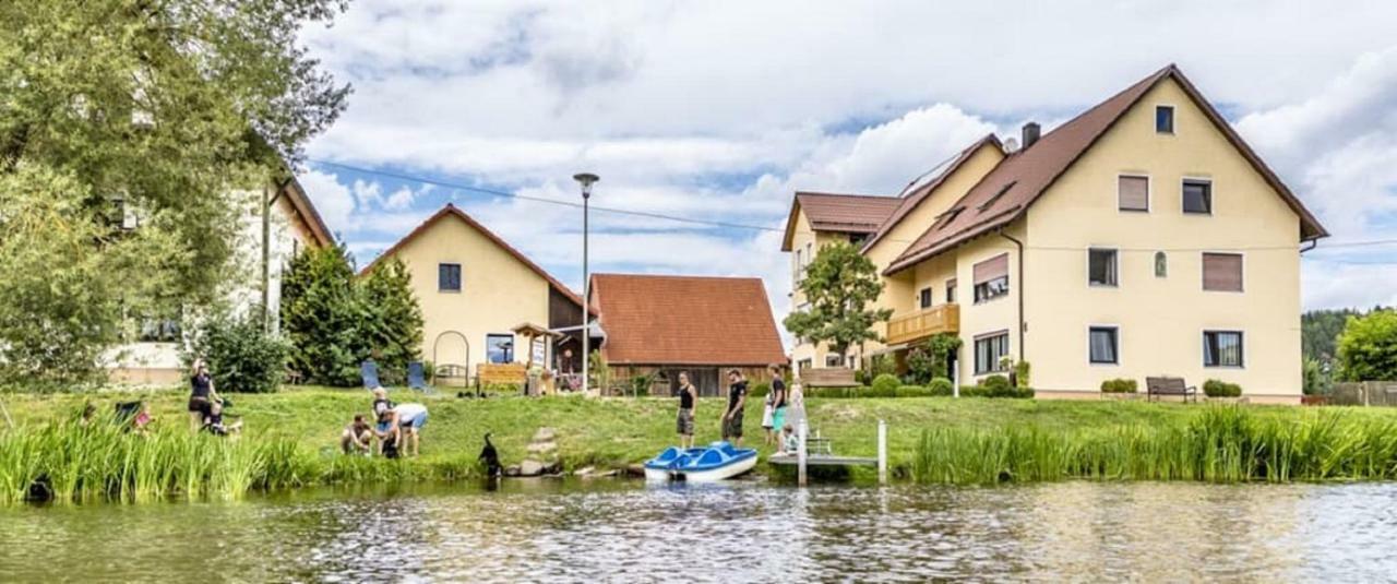 Bartlhof-Ferienwohnungen-Zimmer Burglengenfeld Luaran gambar